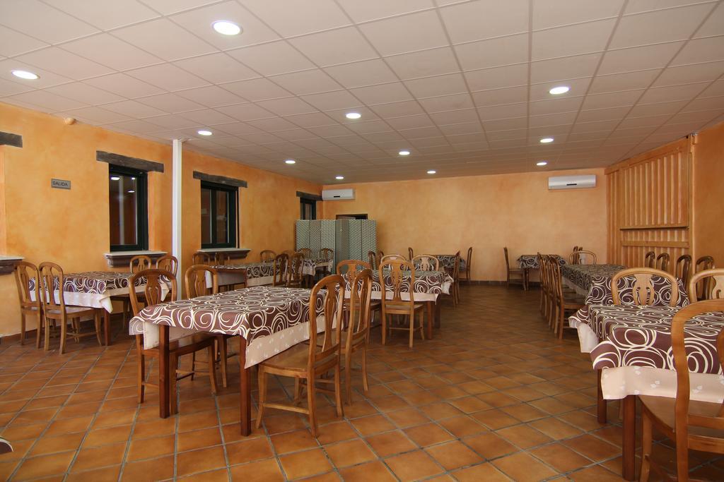 Hotel Rural Hojaranzos Tejeda Del Tietar Exterior photo