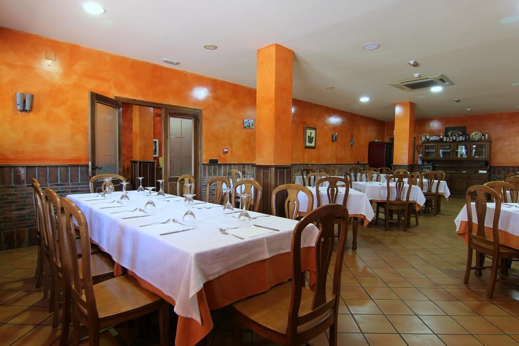 Hotel Rural Hojaranzos Tejeda Del Tietar Exterior photo