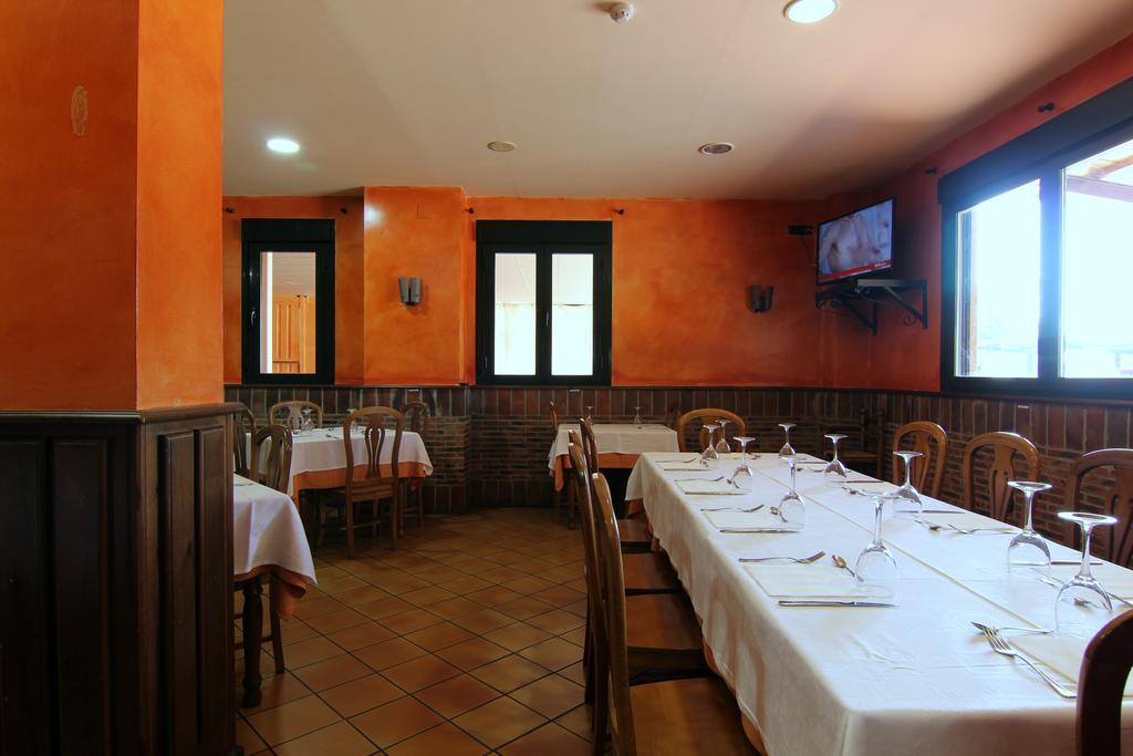 Hotel Rural Hojaranzos Tejeda Del Tietar Exterior photo